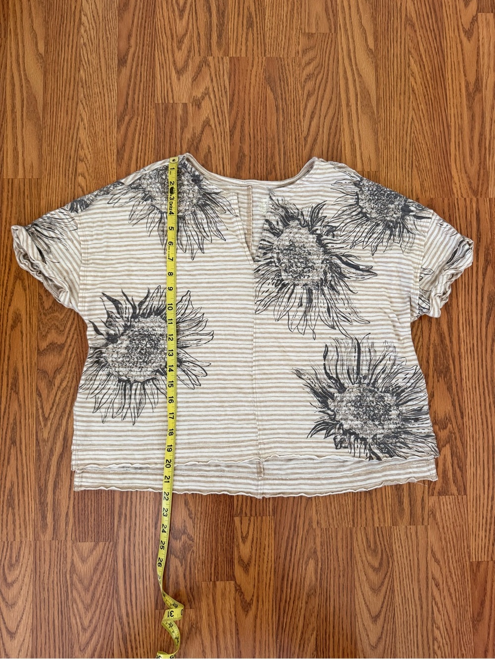Pilcro Split-Neck Tee Cream Striped Sunflower Short Sleeve,SizeSmall,100% cotton - Picture 6 of 8